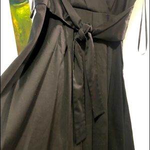 Calvin Klein Size 8 97% Cotton 3% Spandex Black Dress With Front Tie Belt